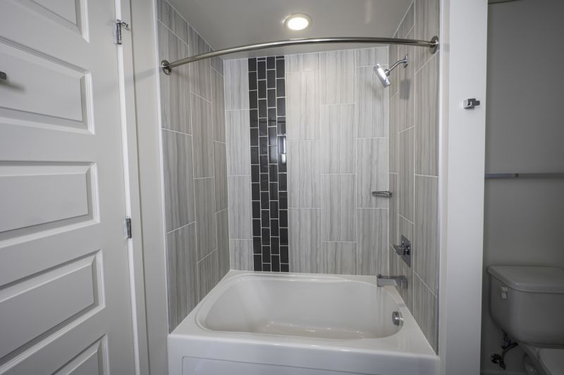 Modern Alcove Tub